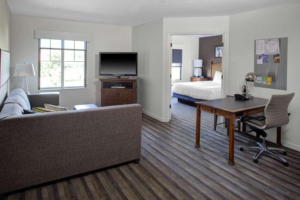 Hyatt House Fishkill-Poughkeepsie Hotel Room photo